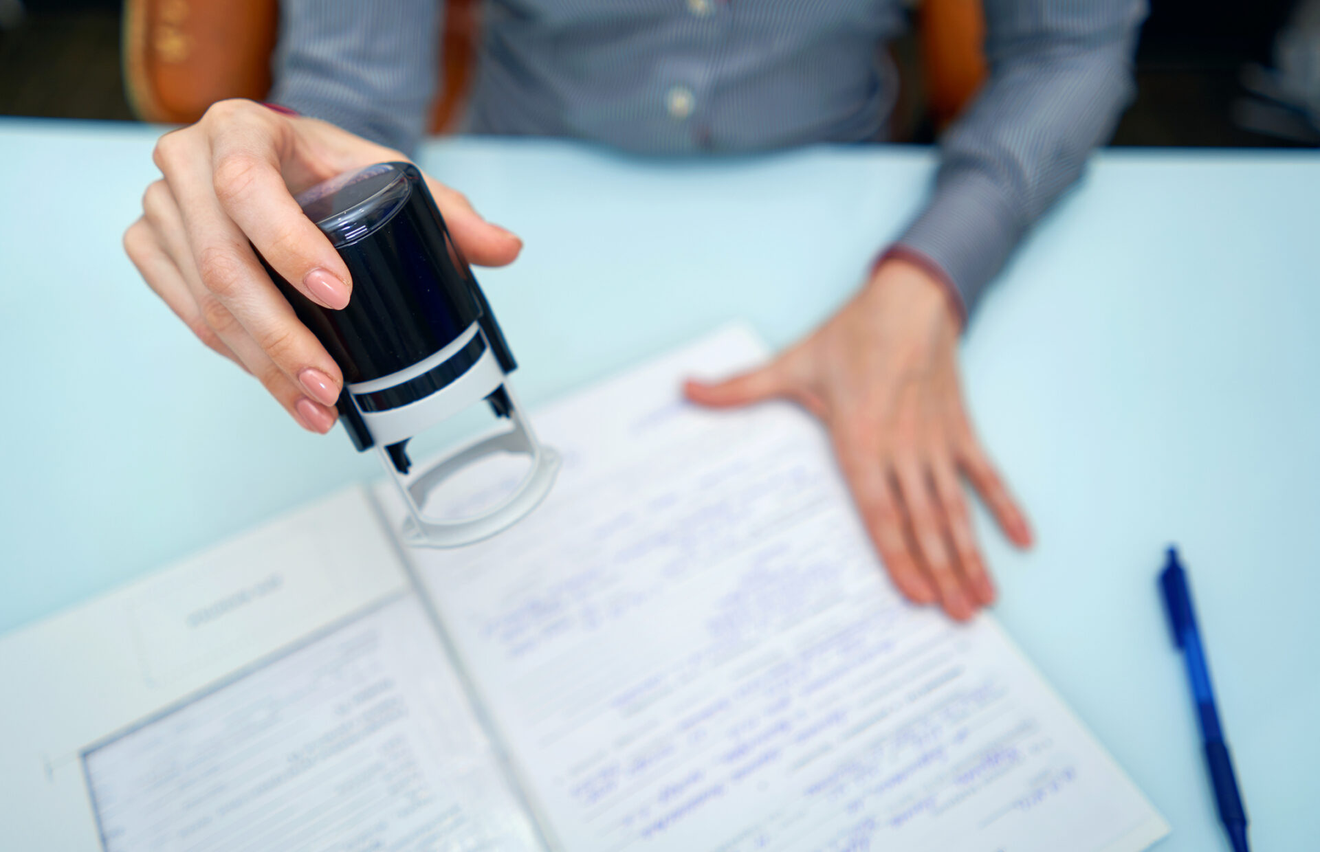 How to a Notary Public and Why You Should (or Shouldn’t) Do It